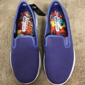 Skechers Go Walk tennis shoes